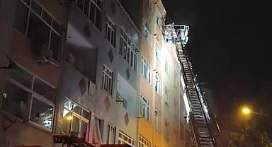 Küçükçekmece'de yangın paniği