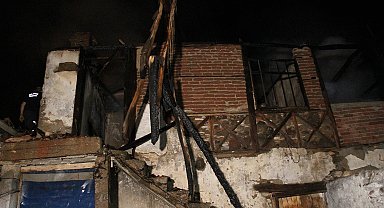 Kula'da gece saatlerinde yangın paniği