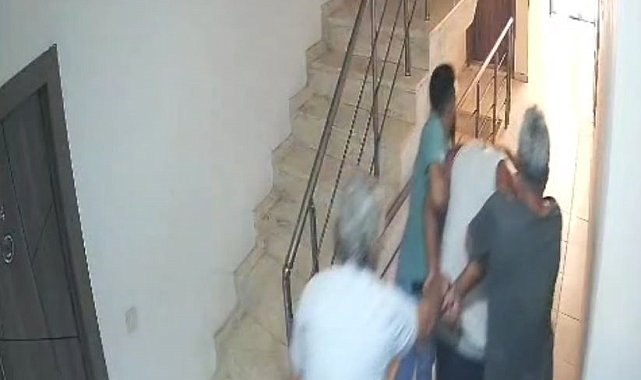 Kuşadası'nda 55 yıl hapis cezası bulunan dolandırıcı kıskıvrak yakalandı