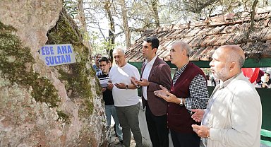 Kütahya'da Ebe Ana Sultan dualarla anıldı