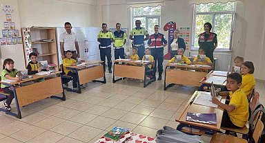 Kütahya'da jandarmadan öğrencilere trafik eğitimi