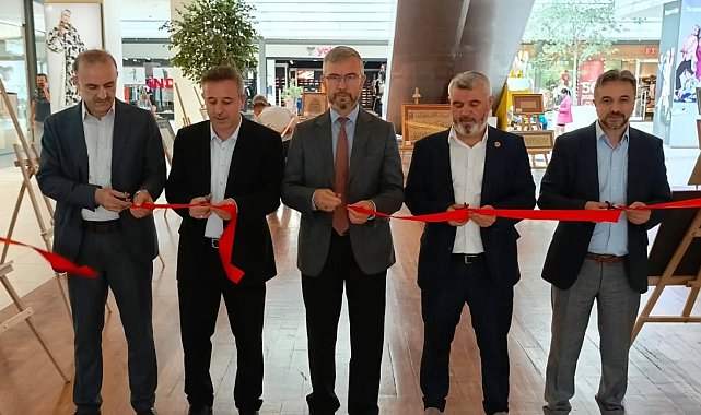 Kütahya'da "Bizim Çizgimiz" Hüsn-i Hat Sergisi açıldı