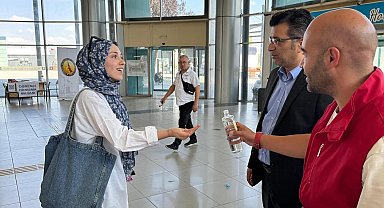 Kütahya'ya gelen üniversite öğrencilerine otogarda sıcak karşılama