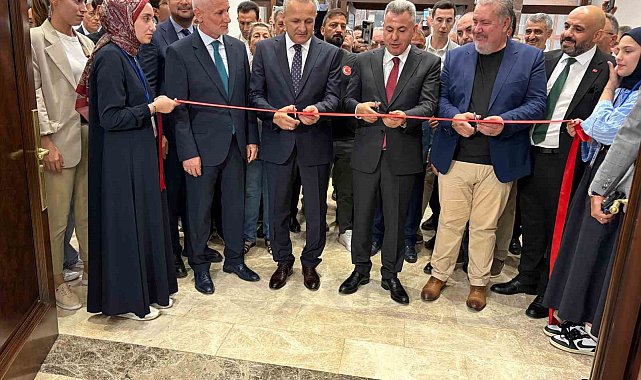 Kutsal emanetler İzmir'de ziyarete açıldı