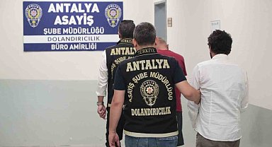 Kuyumcuyu dolandıran 2 şüpheli yakalandı