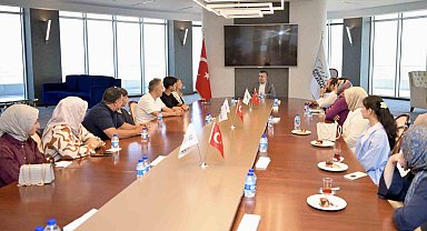 LGS'de dereceye giren öğrencileri Başkan Vekili Aksoy makamında ağırladı