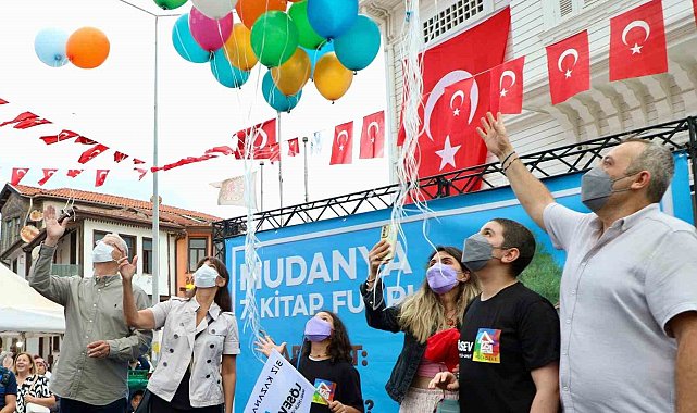 Lösemiyi yenen 11 yaşındaki Ali Demir için binlerce balon göğe yükseldi
