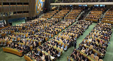 Macron'un Filistin'i devlet olarak tanımasının ardından BM salonunda alkışlar yükseldi