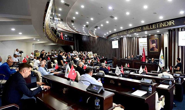 Malatya Belediyesi'nden öğrencilere 1 aylık ücretsiz abonman ve destek çantası