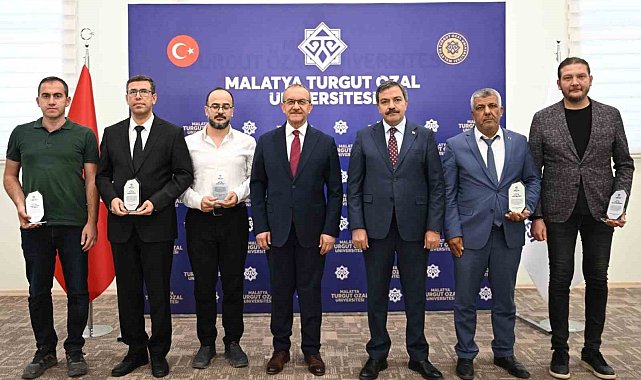Malatya Turgut Özal Üniversitesi'nde başarılı akademisyenler ödüllendirildi