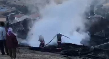 Malatya'da çıkan yangında 3 ev kullanılamaz hale geldi