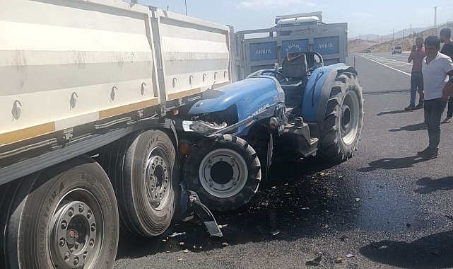 Malatya'da tır ile çarpışan traktörün sürücüsü yaralandı