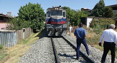 Malatya'da yük treni yayaya çarptı: 1 ağır yaralı