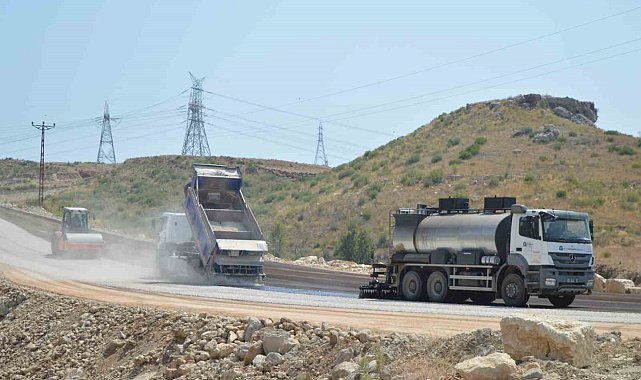 Manavgat'ta grup yolları asfaltlanıyor