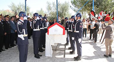 Manisa şehidini gözyaşlarıyla uğurladı