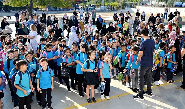 Manisa'da eğitim - öğretim yılı başladı