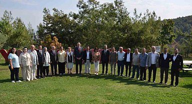 Manisa'da muhtarlar yasa değişikliğini görüştü