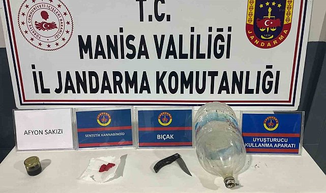 Manisa'da şüphelilerin üzerinden uyuşturucu çıktı