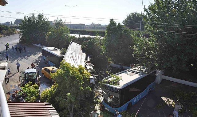 Manisa'da tır faciası: 1 ölü, biri polis 2 yaralı