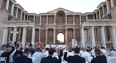 Manisa'da imar tartışması... Muradiye'de 21 kat 5 kata indirildi