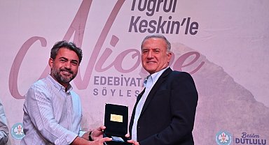 Manisa'da Murathan Mungan Manisa'da sanatseverlerle buluştu