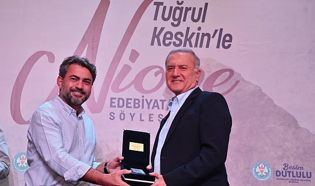 Manisa'da Murathan Mungan Manisa'da sanatseverlerle buluştu