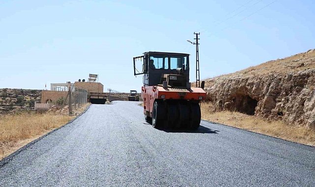 Mardin Belediyesi kırsal mahalle yollarında çalışmalarını sürdürüyor