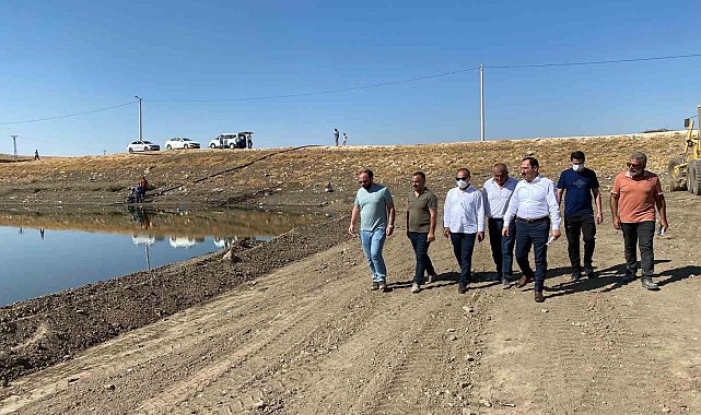 Mardin'de kuruyan gölette temizlik ve ıslah çalışması
