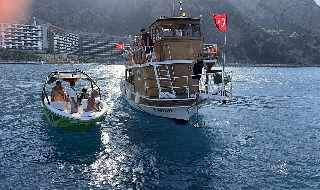 Marmaris'te jet ski ve tur teknesi çarpıştı