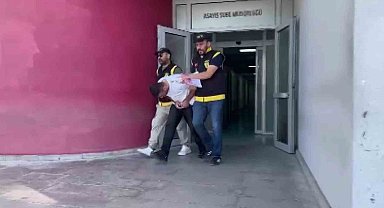 Masaj salonuna fuhuş baskını: Kadınlarla gizli geçitten çatıya çıkan şüpheli yakalandı