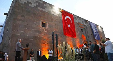 Melikgazi Belediyesi'nin Kumaştan Hikayeler Sergisi unutulmaz anlara tanıklık etti