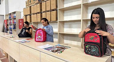 Menemen Belediyesi'nden öğrencilere kırtasiye desteği