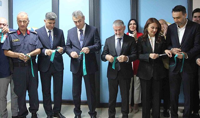 Mersin'de Akdeniz Bilgi Limanı Kütüphanesi açıldı