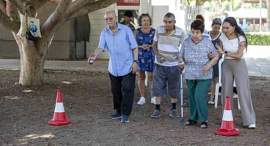 Mersin'de Avrupa Hareketlilik Haftası'na özel 80'ler buluşması düzenlendi