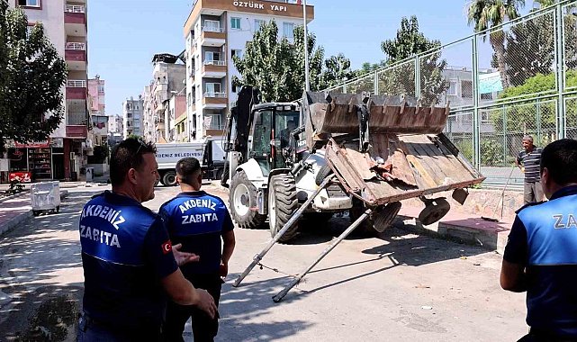 Mersin'de hurda ve çöp yığan vatandaşa ceza