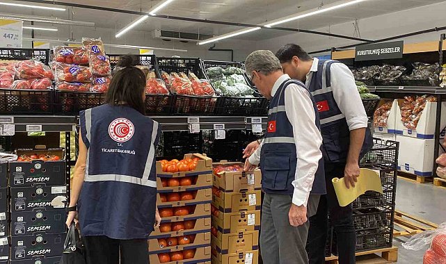 Mersin'de marketler denetleniyor