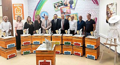 Migros Aile Kulübü'nden kursiyerlere arıcılık başlangıç seti desteği