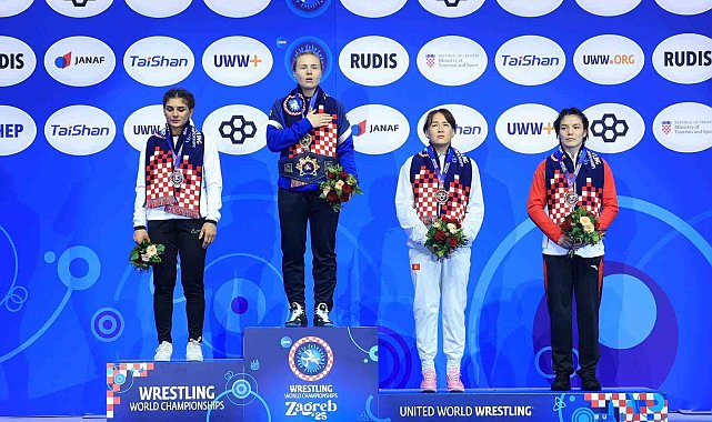 Milli güreşçi Esrin Baş, dünya ikincisi