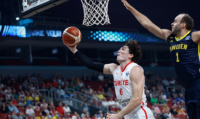 Milliler, Avrupa Basketbol Şampiyonası'nda çeyrek finale yükseldi