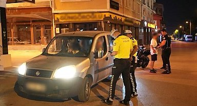 Modifiye ve abartı egzoz denetiminde 5 araç trafikten men edildi