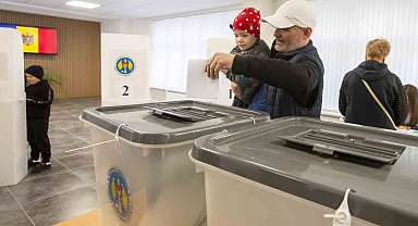 Moldova halkı, genel seçimler için sandık başında