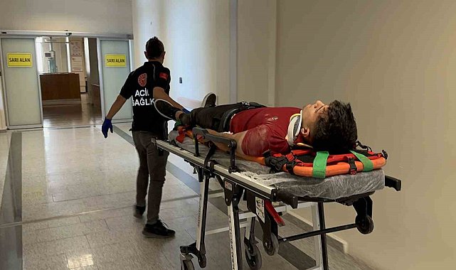 Motosiklet ile otomobil çarpıştı: 2 yaralı