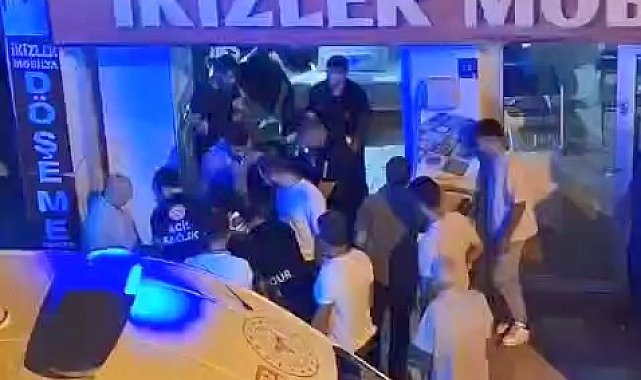 Motosiklet mobilya mağazasına girdi: 1 yaralı
