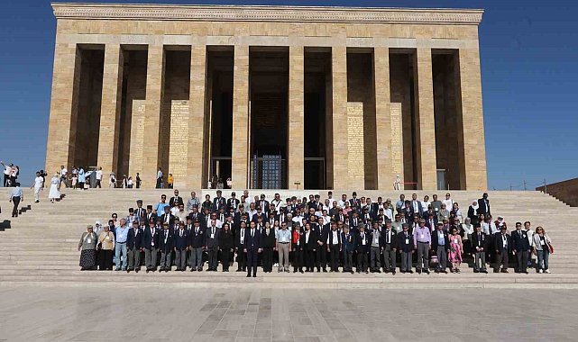 Muğla Büyükşehir, şehit yakını ve gazileri Anıtkabir'e götürdü