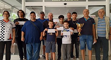 Muğlalı satranççıları Bulgaristan'dan madalyalarla döndü