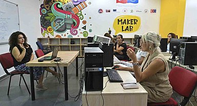 Muratpaşa'dan kadınlara dijital çağ eğitimi
