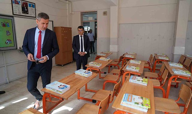 Muş'ta 1 milyondan fazla ders kitabı sıralara bırakıldı