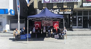 Muş'ta ailelerin DEM Parti önündeki eylemi sürüyor