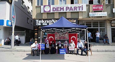 Muş'ta ailelerin evlat nöbeti sürüyor