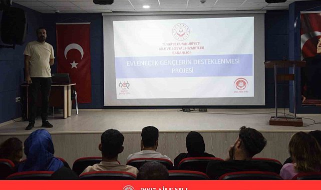 Muş'ta evlilik kredisinden faydalanacak gençlere eğitim verildi